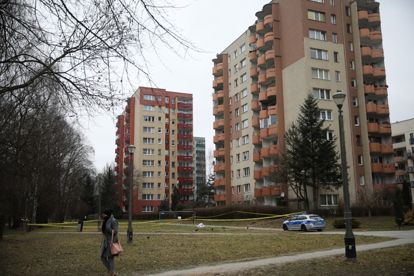 Kraków. W parku znaleziono radziecki granat. Policja zabezpieczyła teren [ZDJĘCIA]