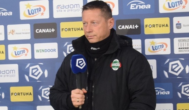 Dariusz Banasik nie jest już trenerem "zielonych". - W Radomiu powinni mu postawić pomnik" - słychać komentarze w internecie.