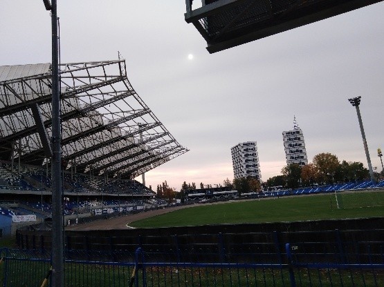 Na Stadionie Miejskim w Rzeszowie po sezonie żużlowym 2020 pozostały tylko wspomnienia. Nie ma już nawet dmuchanych band...