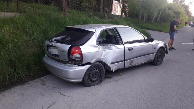 35-letni mieszkaniec gminy Wieliczka, uciekający przed policją skończył jazdę na betonowym przepuście. Mężczyzna usłyszał liczne zarzuty. Odpowie m.in. za posiadanie narkotyków