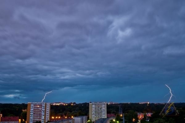 Front burzowy przechodzi przez Szczecin. Zdjęcie nadesłał...