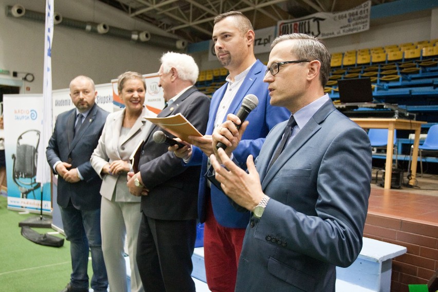 Targi pracy w słupskiej hali Gryfia (zdjęcia, wideo)