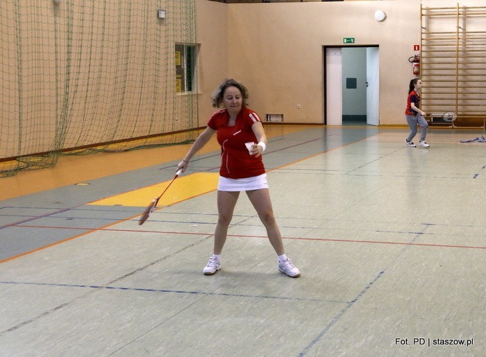 III Walentynkowy Turniej Badmintona. W staszowskiej hali Ośrodka Sportu i Rekreacji zagrał też burmistrz [ZOBACZ WYNIKI]