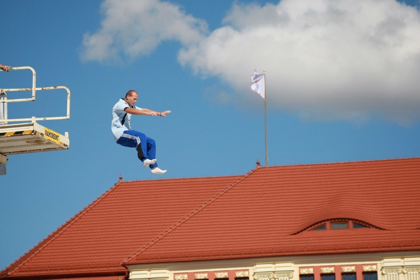 Ekstremalny Słupsk Megabag.pl. Skoki na wielką poduchę