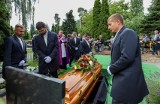 Jakie są obecne trendy pogrzebowe? Polacy wciąż są konserwatywni