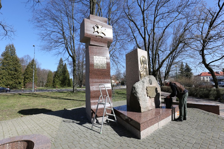 Krzyż Katyński stanął w Parku Zwierzynieckim