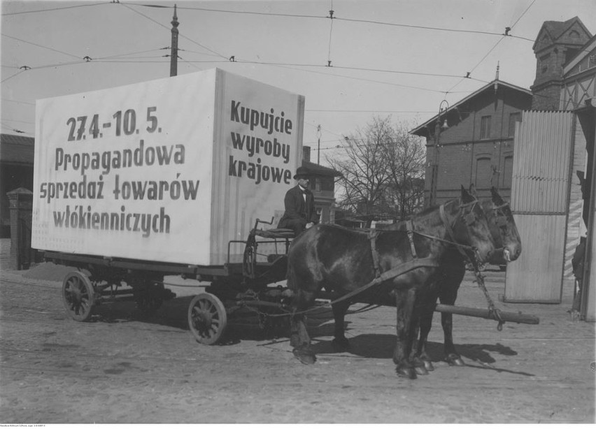 Reklama tramwajowa krajowych wyrobów włókienniczych, zorganizowana przez Maciejewskiego w Bydgoszczy
