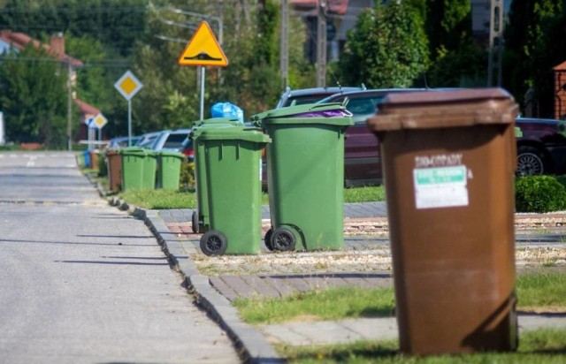 Ceny za śmieci poszybują w górę. W Lublińcu będą płacić nawet 56 zł od osoby.
