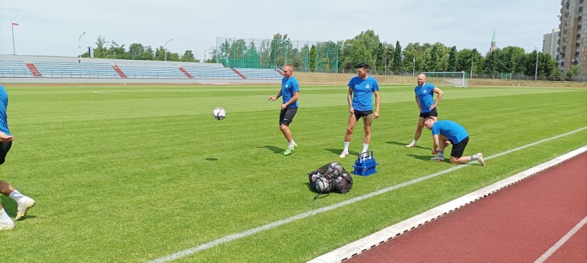 16.06.2022 r. Piłkarze Ruchu Chorzów na pierwszym treningu...