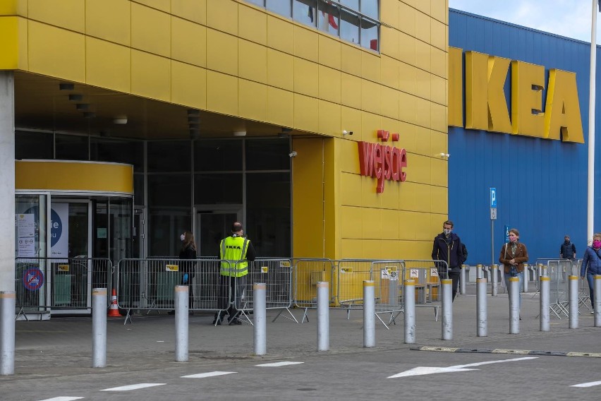 Ikea przymierza się do otwarcia paczkomatów