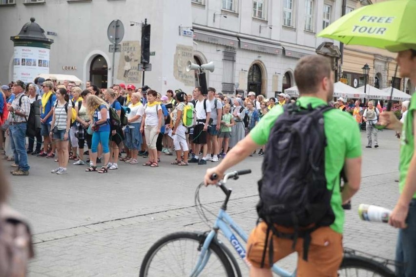 Kraków. Pielgrzymi tłumnie ruszyli na Janą Górę [ZDJĘCIA]