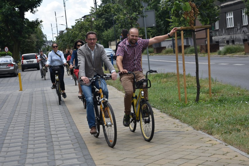 Z prezydentem Kuczerą na rowerze zwiedziliśmy centra...