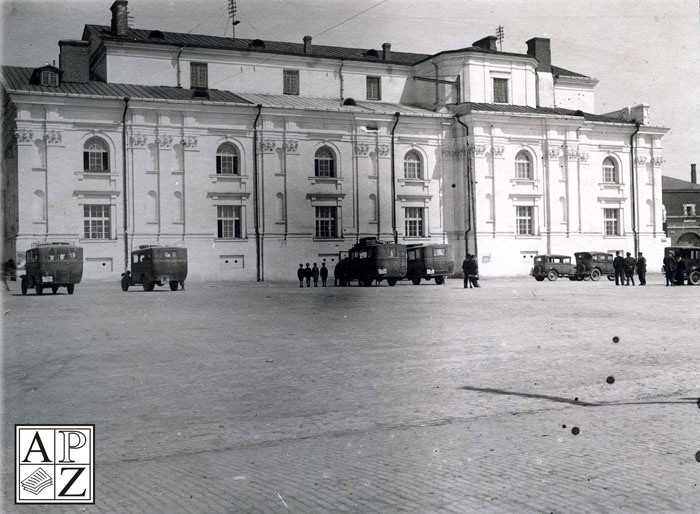 1934 rok. Dawny dworzec autobusowy w Zamościu na Placu...