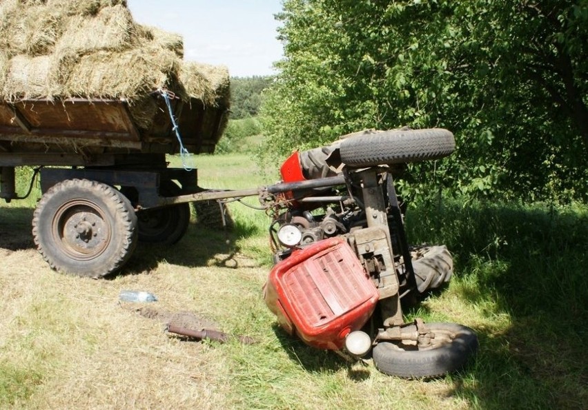 Tragiczny wypadek. Traktor przygniótł mężczyznę (zdjęcia)