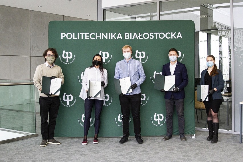 Politechnika Białostocka wręczyła certyfikaty Super Student...