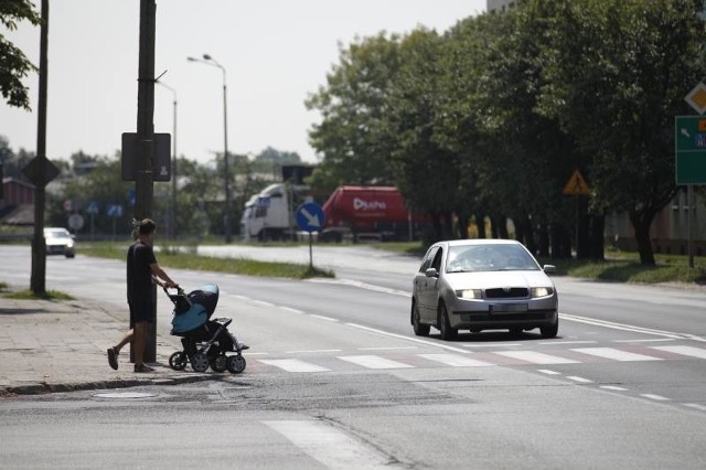 O to, aby przy skrzyżowaniu ulic Ozimskiej i Rodziewiczówny powstała wysepka, apelowała również opolska policja.