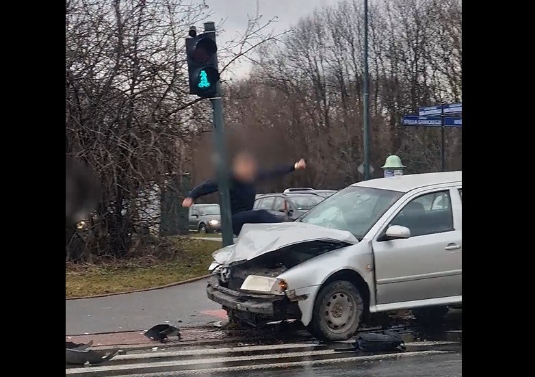 Kraków, skrzyżowanie Wiślickiej i Bora-Komorowskiego....