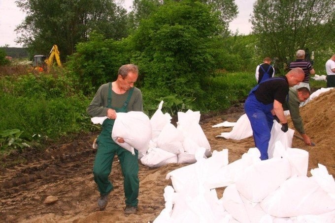 Przecieka wał w Fordonie