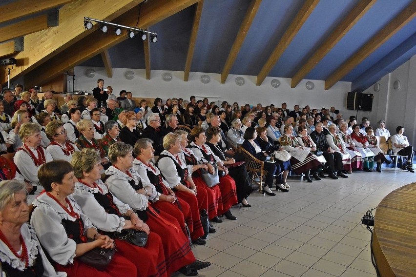 Festiwal Laudate Mariam w "Szklanym Domu” w Ciekotach. Śpiewano najpiękniejsze pieśni maryjne. Zobacz film i zdjęcia