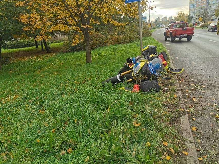 Wypadek na ulicy Wyszyńskiego w Bydgoszczy. Zginął ratownik medyczny [zdjęcia]