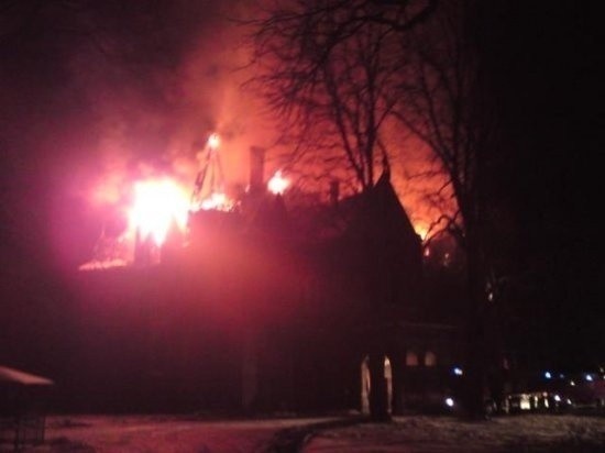 Pożar w pałacu Hardtów w Wąsowie wybuchł 19 lutego 2011 r....