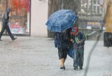 Silne opady deszczu i grad wielkości pięciogroszówek w Kamiennej Górze