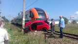 Wypadek w Szaflarach. Pociąg osobowy zderzył się z samochodem, 18-latka zdająca egzamin zmarła w szpitalu