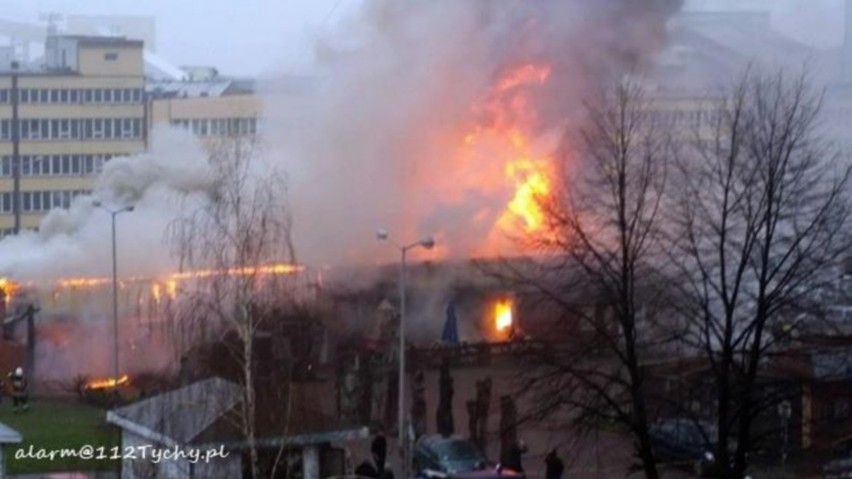 Pożar w Bieruniu Nowym: Palił się lokal Karlik [ZDJĘCIA]