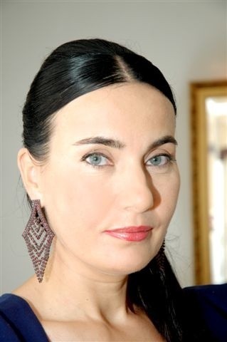 Barbara Słapek, właścicielka sieci luksusowych perfumerii For You w Kielcach przyznaje, że "efekt szminki" działa