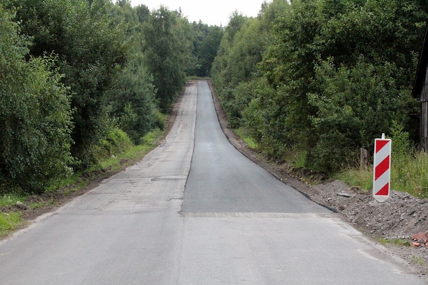 Trwa przebudowa drogi w powiecie skarżyskim łączącej Ubyszów z Majdowem