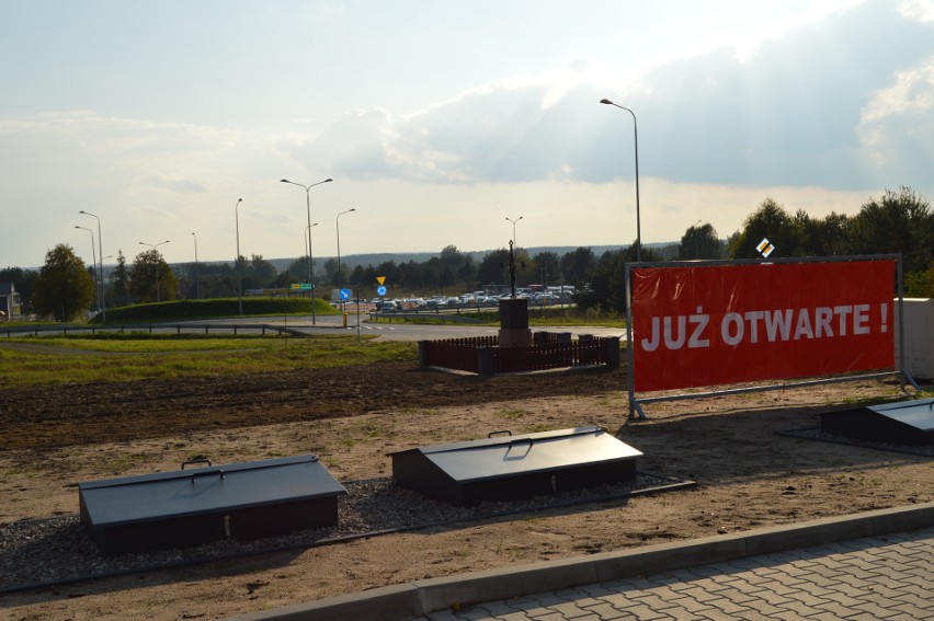 Stacja paliw Orlen w Rakowie na skrzyżowaniu dróg wojewódzkich otwarta. Obok profesjonalna myjnia samochodowa 