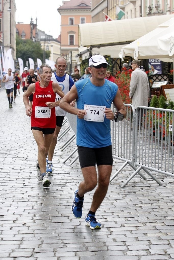 Maraton Wrocław - ZDJĘCIA - zawodnicy z numerami 2801 - 3000