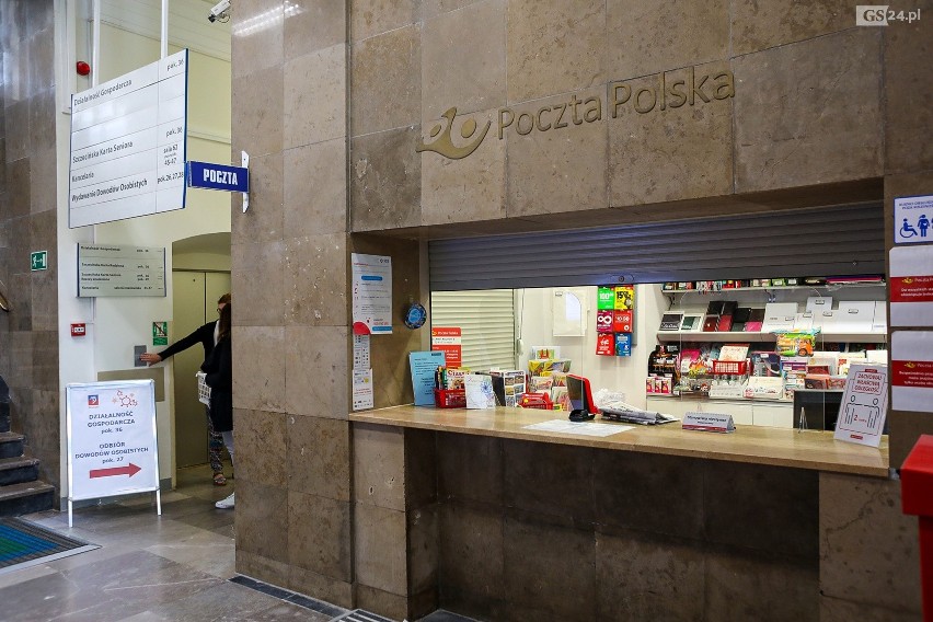 Placówka pocztowa w szczecińskim magistracie.