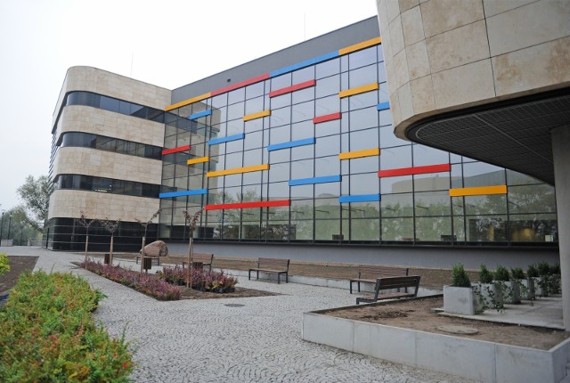 Kolejna uczelnia w Poznaniu wysyła studentów na zdalne nauczanie.
