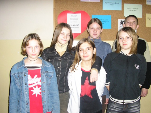 Na zdjęciu Paulina Stańczyk, Natalia Wiśniewska, Patrycja Wojtczak oraz przyjaciele.