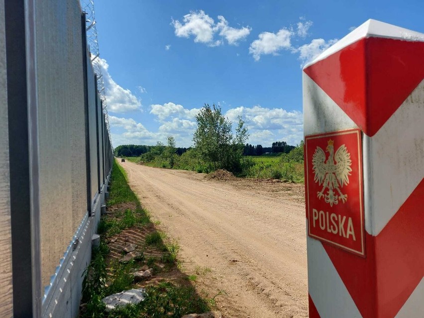 SG: We wrześniu odnotowano blisko 1,3 tys. prób nielegalnego przekroczenia granicy Polski z Białorusią. Zatrzymano kolejnego "kuriera"
