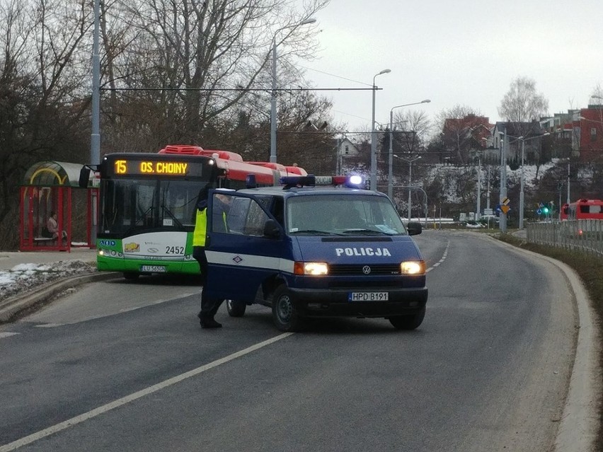 Potrącenie na ul. Nadbystrzyckiej w Lublinie. 14-latka w szpitalu. Droga zablokowana