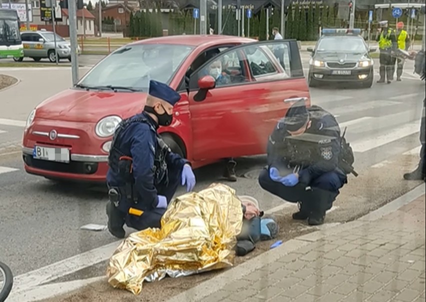 Wypadek na skrzyżowaniu Mickiewicza i Miłosza w Białymstoku. Kobieta w fiacie potrąciła rowerzystkę