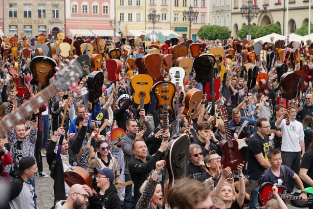 Gitarowy rekord Guinnessa we Wrocławiu w 2019 roku.
