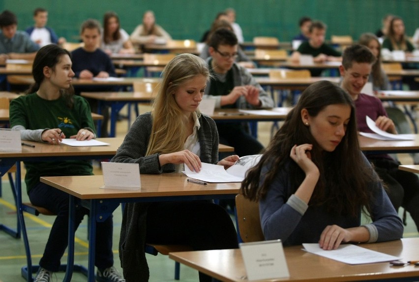 PRÓBNY TEST GIMNAZJALNY 2013 Z OPERONEM. CZĘŚĆ HUMANISTYCZNA...