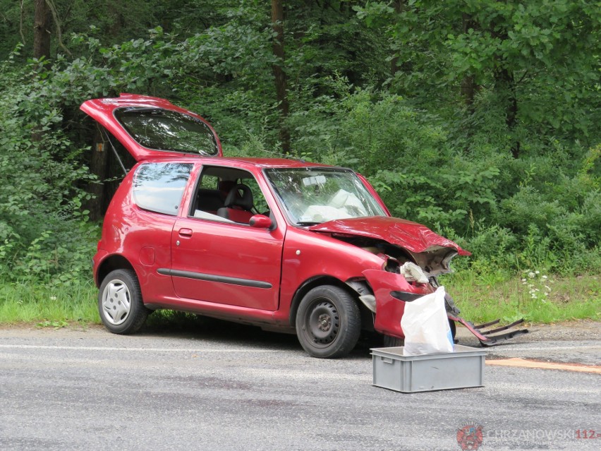 Zagórze. Zderzenie fiata seicento z audi na drodze wojewódzkiej 780 - jedna osoba została ranna [ZDJĘCIA]