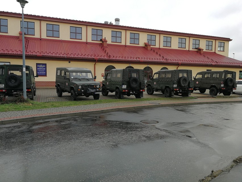 Nowy Sącz koronawirus. Do miasta zawitało wojsko. Ma pomóc policji i KaOSG ochraniać granice [ZDJĘCIA]