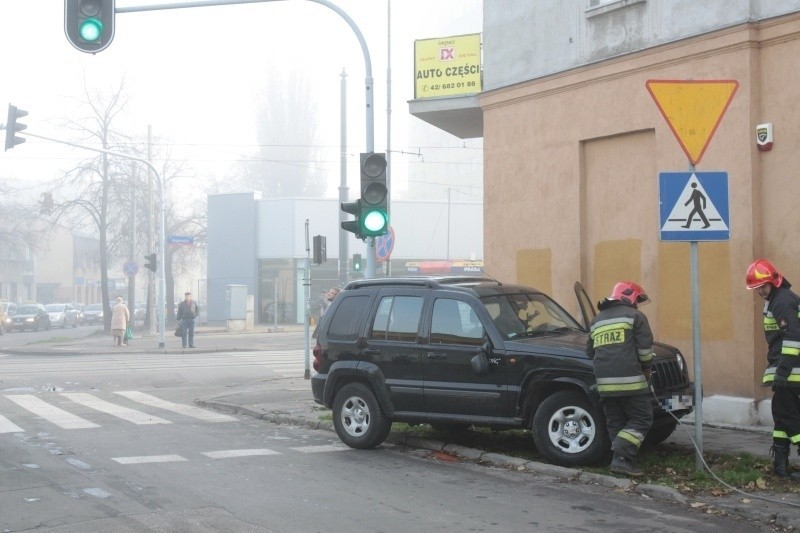 Wypadek na skrzyżowaniu ul. Rzgowskiej i ul. Piasecznej [zdjęcia]