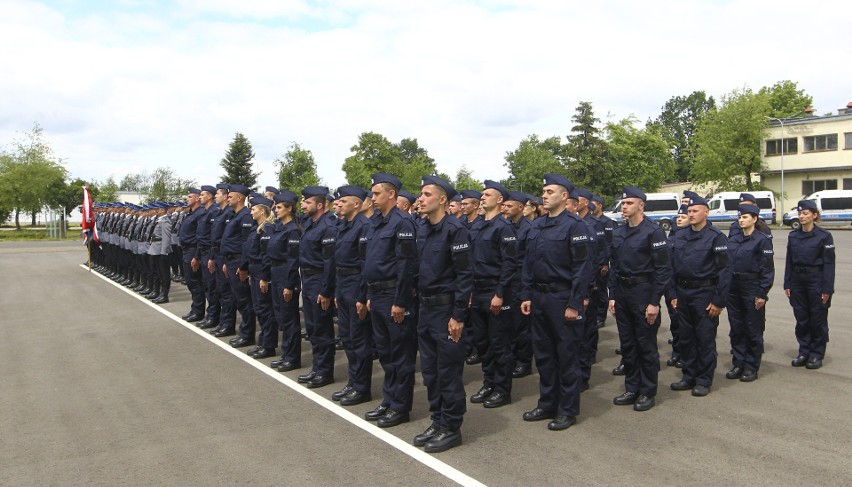 Uroczyste ślubowanie nowo przyjętych policjantów w siedzibie Oddziału Prewencji Policji w Zaczerniu