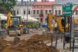 Nowy Sącz. Postęp prac przy przebudowie nawierzchni Rynku [ZDJĘCIA]