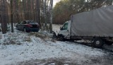 Wypadek na drodze krajowej 74 w Zofii. Dwie osoby trafiły do szpitala 