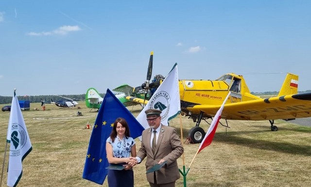 W imieniu opolskiego WFOŚiGW umowę o dofinansowaniu lotów patrolowych podpisała prezes Aleksandra Drescher