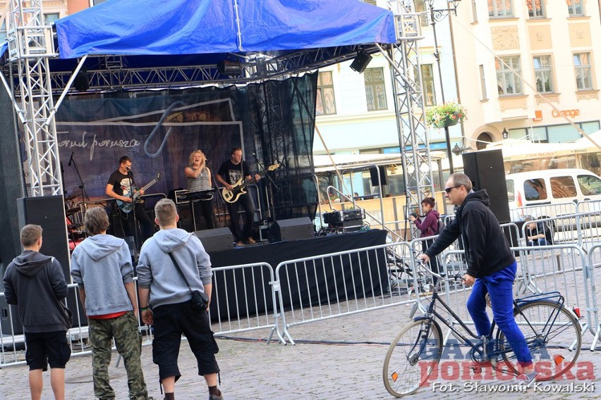 Scena jest Wasza – koncerty na Rynku Staromiejskim w Toruniu