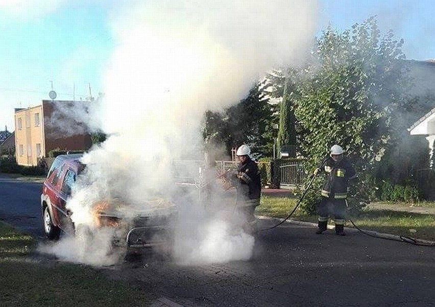 Samochód osobowy zapalił się w środę, 31 sierpnia, na ul....