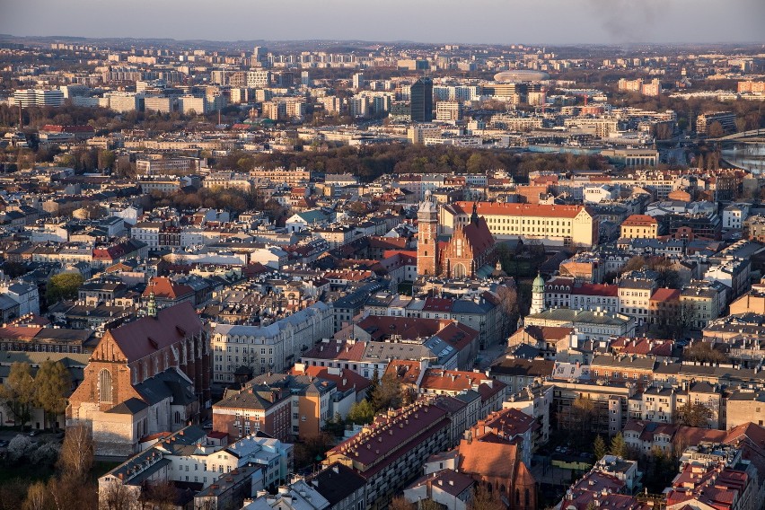 Kraków. Czas pandemii, a balon widokowy unosił się nad miastem [ZDJĘCIA]